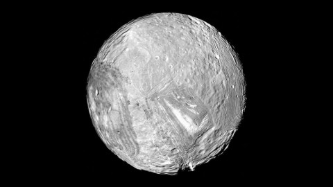 Tại nơi tưởng chừng u tối và chết chóc nhất Thái Dương hệ, tàu NASA Voyager 2 đã có phát hiện sốc