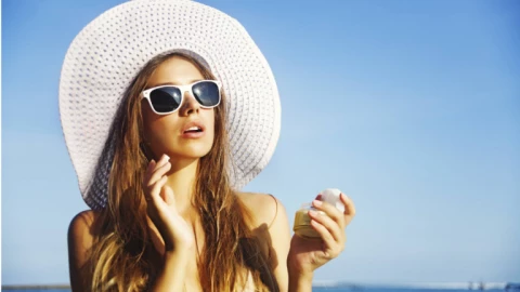 Tầm quan trọng của việc đeo kính râm chống tia UV để bảo vệ mắt