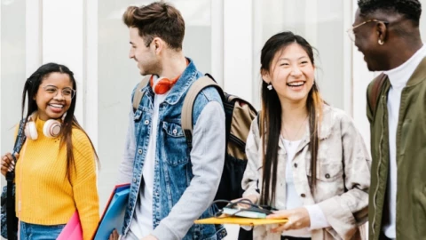 Cuộc sống ngoại ô đang khiến Gen Z Mỹ trở nên cô đơn hơn