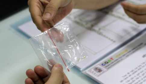 'Tình một đêm' của vợ bất ngờ gọi điện đòi con