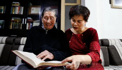 Ca khúc nổi tiếng nào của nhạc sĩ Phạm Tuyên từng bị dừng phát sóng, được Nghệ sĩ Ưu tú Kiều Hưng thể hiện đầu tiên?