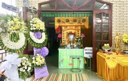 Đám tang vắng lặng và câu nói xót xa từ người mẹ 90 tuổi của Thương Tín