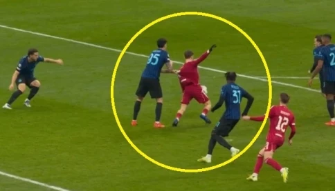 Quyết định gây phẫn nộ trong ngày Liverpool hạ Inter