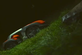 Husqvarna ra máy cắt cỏ mới, công nghệ định vị chính xác