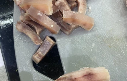 Da heo luộc xong bị đen có sao không?