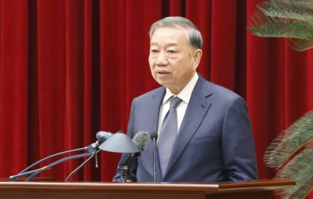 Tổng Bí thư: Sớm cải cách mạnh mẽ tiền lương để cán bộ 'không cần' tham nhũng