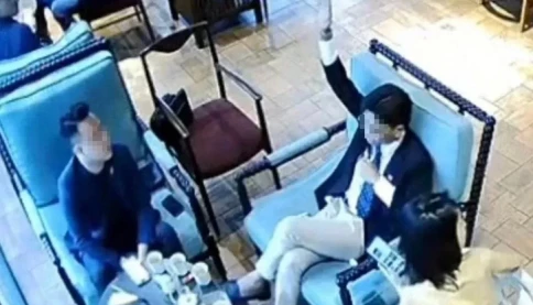 'Tổng tài' ra lệnh đánh người ở quán cà phê đối diện với mức án nào?