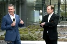 Thống đốc California tự bật chế độ "mỏ hỗn" cho Elon Musk