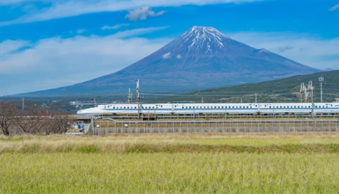 Vì sao tàu hỏa Nhật Bản luôn đến đúng giờ?