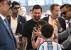 Messi đến rồi đi như cơn gió, fan Ấn Độ nổi giận gây bạo loạn trong sân vận động