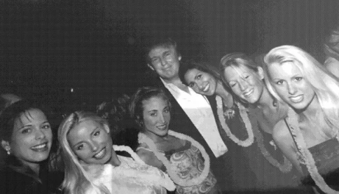 Phe Dân chủ tung ảnh này nhằm hạ bệ Donald Trump, nhưng nào xi nhê gì