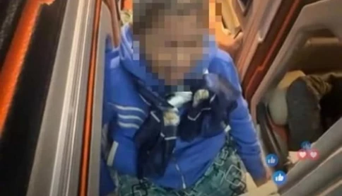 Xác minh clip mẹ già khóc nức nở trên xe khách: Sự thật ra sao?