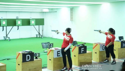 Hình ảnh ấn tượng Trịnh Thu Vinh và đồng đội phá kỷ lục SEA Games, lập cú đúp HCV