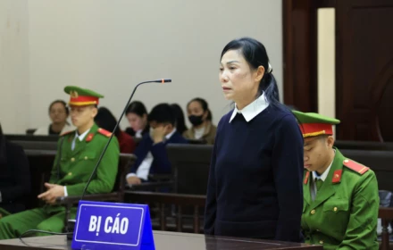 Bà Hoàng Thị Thúy Lan nghẹn ngào khóc, xin bán đất để nộp thêm tiền khắc phục