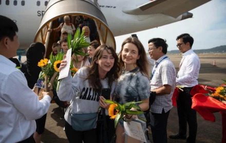 Nữ du khách quốc tế nhận được giải thưởng 500 triệu đồng, quá may mắn!