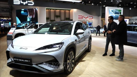 Tesla chao đảo vì "bom tấn" xe điện và AI tới từ Trung Quốc