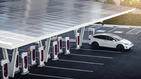 Tesla Model X ưu đãi Supercharge miễn phí trọn đời. Điều đó có ý nghĩa không?