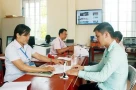 Người có bằng đại học, đủ 5 năm kinh nghiệm được xét tiếp nhận vào công chức xã như thế nào?