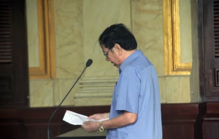 Khiếp thật! Mang 4 thùng rượu chứa 20 tỷ đồng đi hối lộ lãnh đạo Tập đoàn Cao su