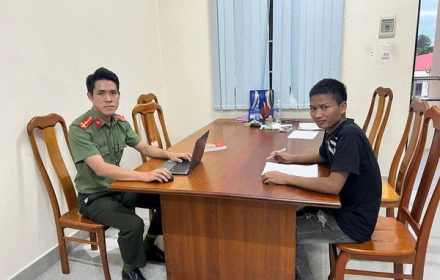 Nhậu say ngủ quên trên ô tô, người đàn ông bị đưa sang Campuchia