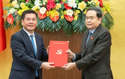 Bộ trưởng Công Thương Nguyễn Hồng Diên nhận nhiệm vụ mới