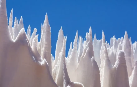 Những cột băng kỳ lạ được tìm thấy ở một số cảnh quan kỳ dị nhất trên Trái đất