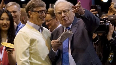 Bill Gates tiết lộ bài học ông nhận được từ tỷ phú Warren Buffett