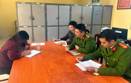 Hà Nội: Xử lý người phụ nữ đăng thông tin 'báo chốt' giao thông trên mạng xã hội 🥲