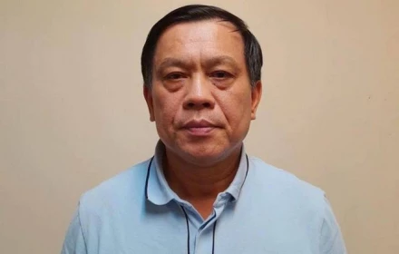 Thu giữ 25 phong bì tiền tỷ đề tên doanh nghiệp tại nơi làm việc của cựu Thứ trưởng Nguyễn Bá Hoan
