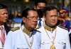 Những tín hiệu cho thấy cha con ông Hun Sen phải nhượng bộ trong cuộc xung đột biên giới với Thái Lan