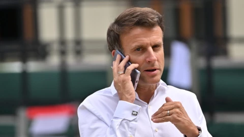 Tổng thống Macron cầu xin hoàng tử Saudi về các cuộc đàm phán ở Ukraine
