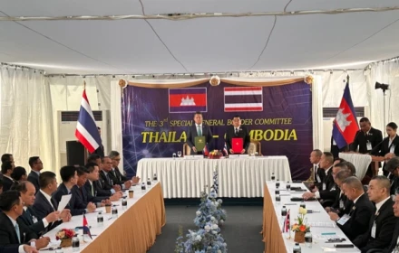 Hai bên đã đứng trên bờ vực chiến tranh đêm hôm trước, nhưng chỉ trong 40 phút hôm nay đã đạt được thỏa thuận. Tại sao Thái Lan và Campuchia đột ngột