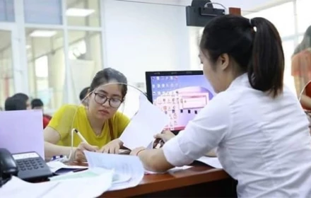 Tiền lương và trợ cấp thất nghiệp sắp đồng loạt TĂNG mạnh