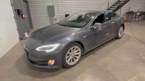 Tesla Model S sau 400.000 km: Liệu còn chạy xa như ban đầu?