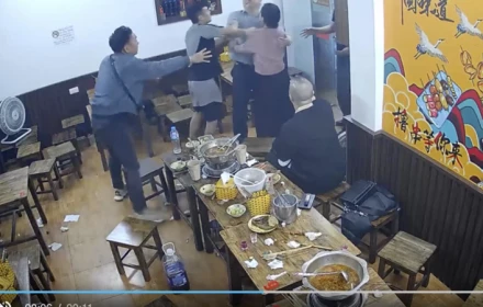 Khách Trung Quốc say xỉn, lao vào sàm sỡ nữ chủ quán ăn ở Hà Nội