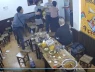 Khách Trung Quốc say xỉn, lao vào sàm sỡ nữ chủ quán ăn ở Hà Nội