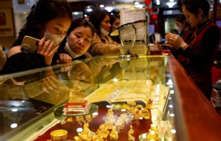 Ba yếu tố khiến giá vàng lao dốc không phanh