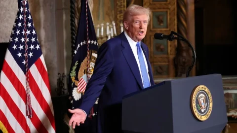 Tổng thống Trump nói câu gì mà khiến Ukraine "chua chát" trong lòng