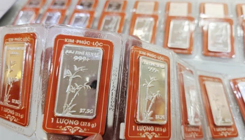 Nhiều người đang lo sốt vó vì "đu đỉnh" một kim loại quý không kém vàng