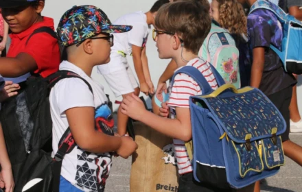 Theo bước Úc, Pháp đang xem xét cấm trẻ em dưới 15 tuổi sử dụng mạng xã hội