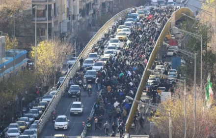 Tiền Iran mất giá kinh hồn, 1,38 triệu đô la Iran đổi lấy một đô la Mỹ! Hệ quả khôn lường