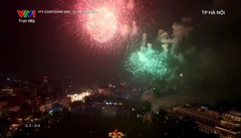 Lý do pháo hoa giao thừa được bắn lúc 23h45