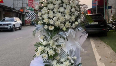 Thương xót vòng hoa viếng cán bộ trẻ Bộ Ngoại giao vừa bị tai nạn giao thông