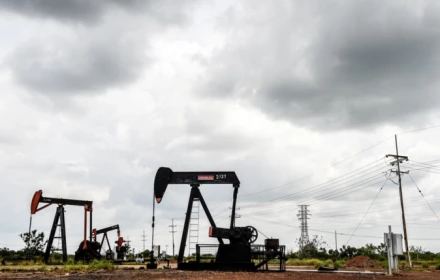 Xuất khẩu dầu mỏ Venezuela tê liệt