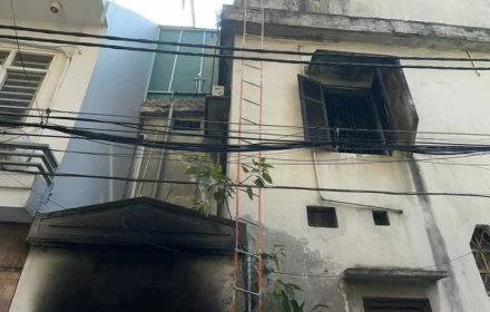 Cháy nhà trọ ở Hà Nội, 15 người nhập viện, 2 ca phải thở máy