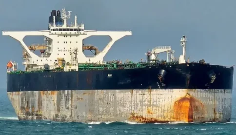 Nga cử tàu ngầm hộ tống các tàu chở dầu bị Mỹ đánh chặn