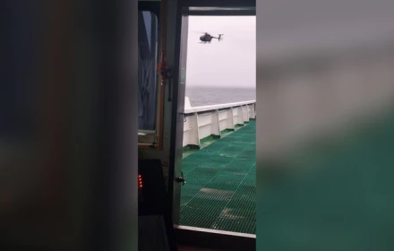 Mỹ đã bắt giữ tàu chở dầu được tàu ngầm và tàu chiến Nga hộ tống! (video)