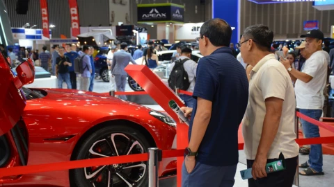 Xe đời cũ tồn kho, nhiều mẫu ô tô 'đại hạ giá' xả hàng
