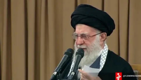 Lãnh đạo tối cao Iran Khamenei tuyên bố: Trump sẽ bị lật đổ