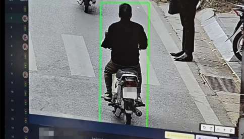 Tài xế bất ngờ khi thấy hình ảnh vi phạm ‘rõ như ban ngày’ trên ứng dụng iHanoi